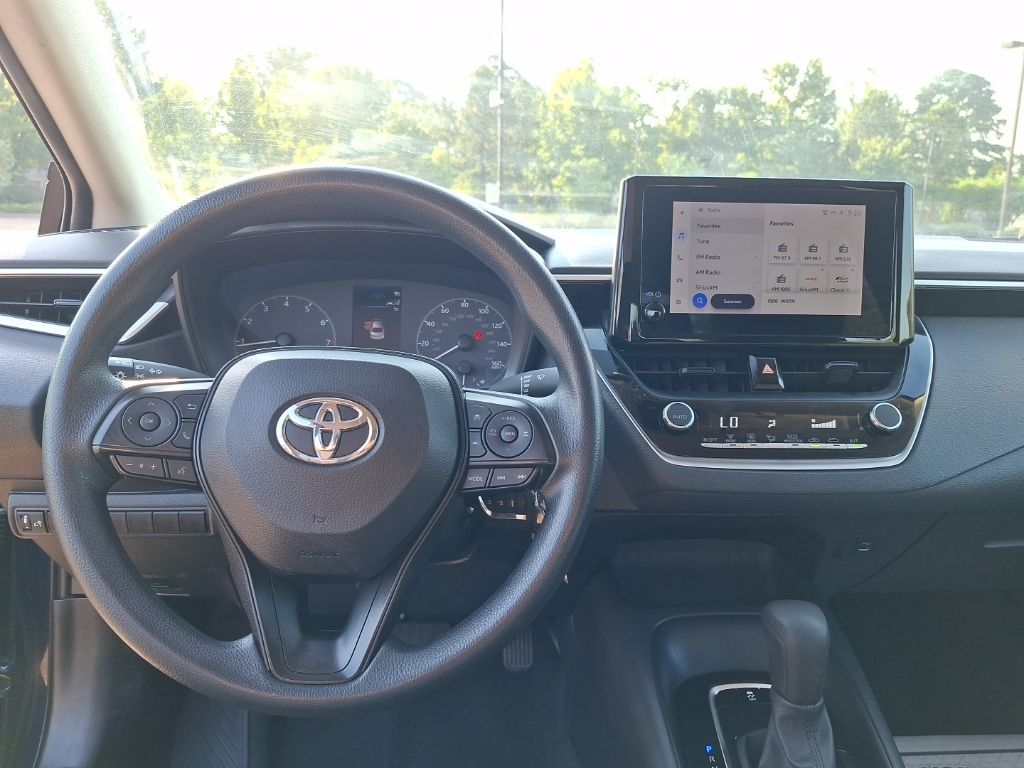 2023 Toyota Corolla LE photo 2