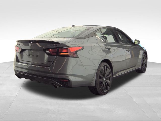 2022 Nissan Altima 2.5 SR photo 4