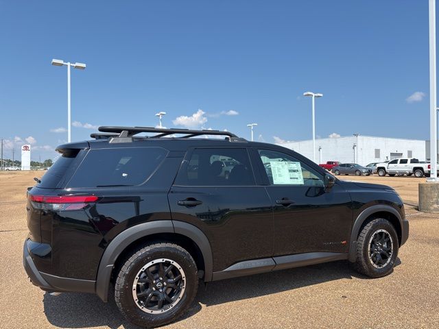 2025 Nissan Pathfinder Rock Creek photo 3