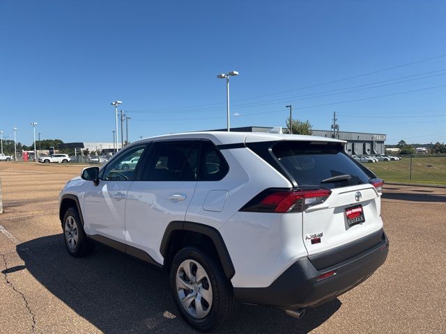 2023 Toyota RAV4 LE photo 2