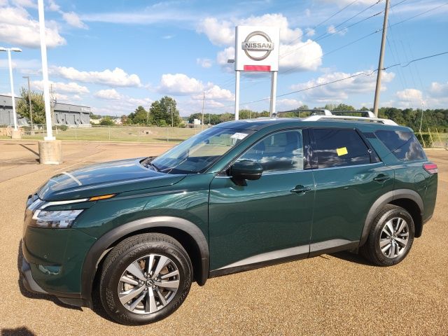 2024 Nissan Pathfinder SL photo 4