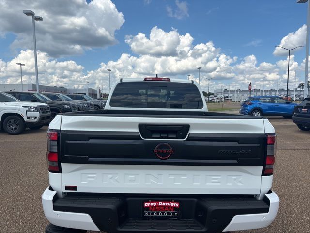 2025 Nissan Frontier PRO-4X photo 3