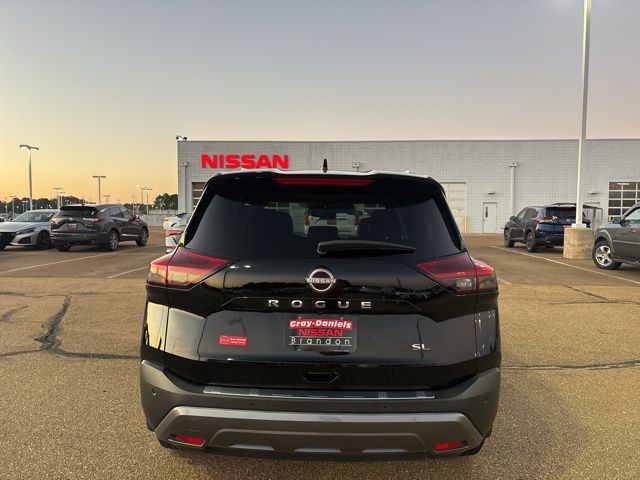 2023 Nissan Rogue SL photo 3