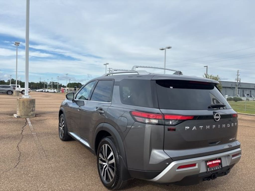 New 2025 Nissan Pathfinder Platinum SUV