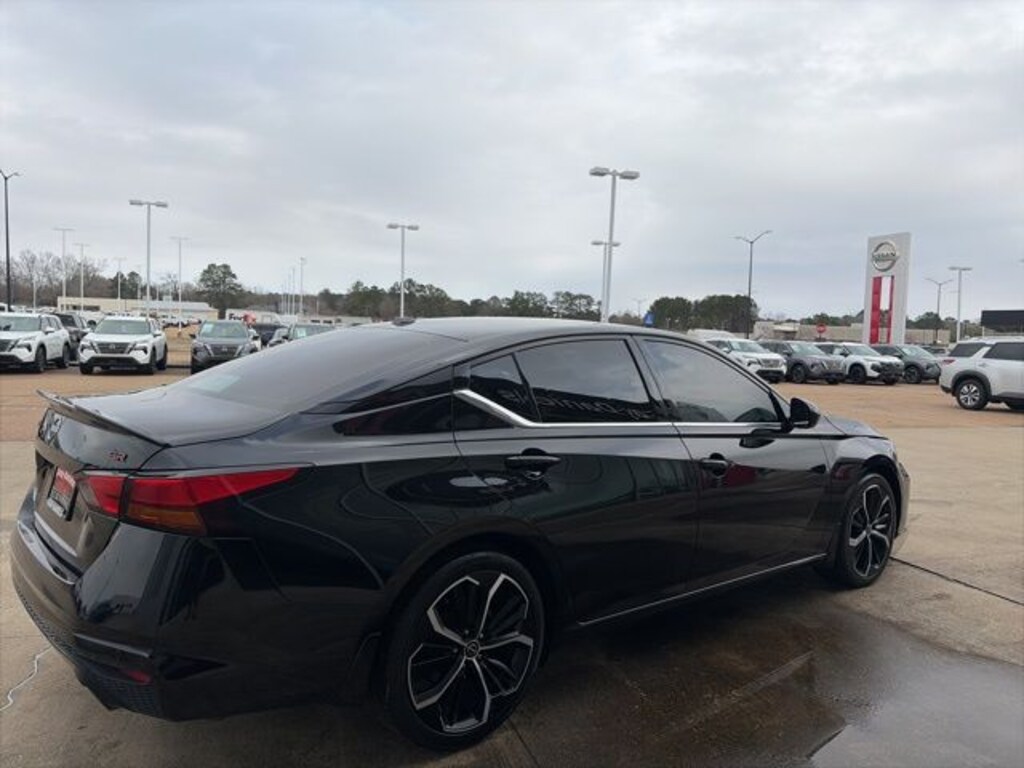 Used 2024 Nissan Altima 2.5 SR Sedan