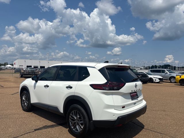 2026 Nissan Rogue S photo 2