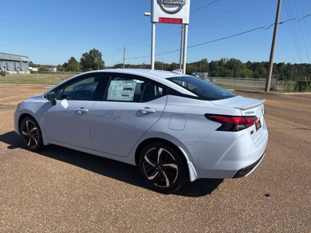 New 2025 Nissan Versa SR Car