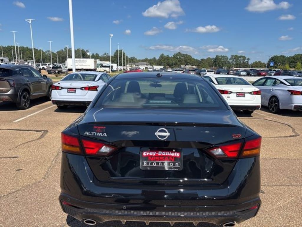 New 2025 Nissan Altima SR Car