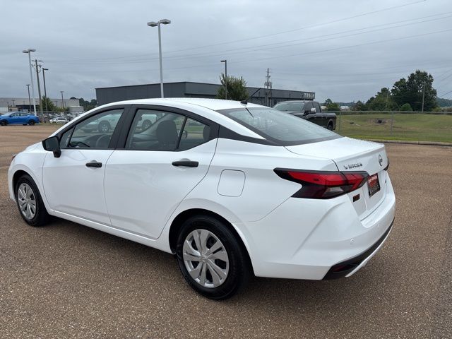 2024 Nissan Versa 1.6 S photo 2