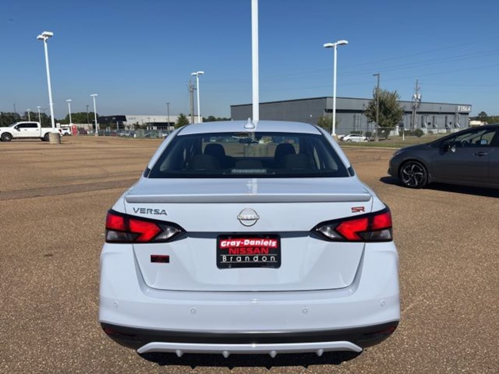 New 2025 Nissan Versa SR Car