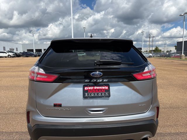 2022 Ford Edge Titanium photo 3