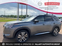 2025 Nissan Pathfinder Platinum SUV
