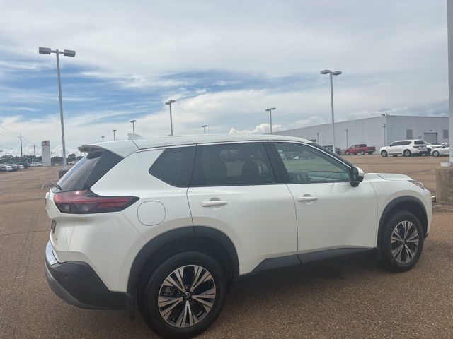 2021 Nissan Rogue SV photo 4
