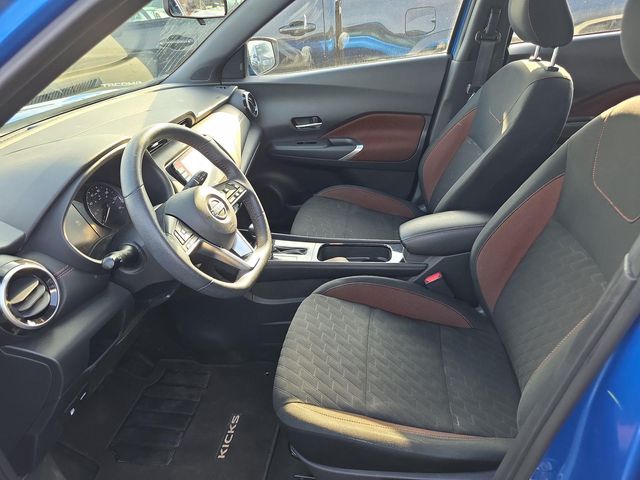 2024 Nissan Kicks SR photo 2