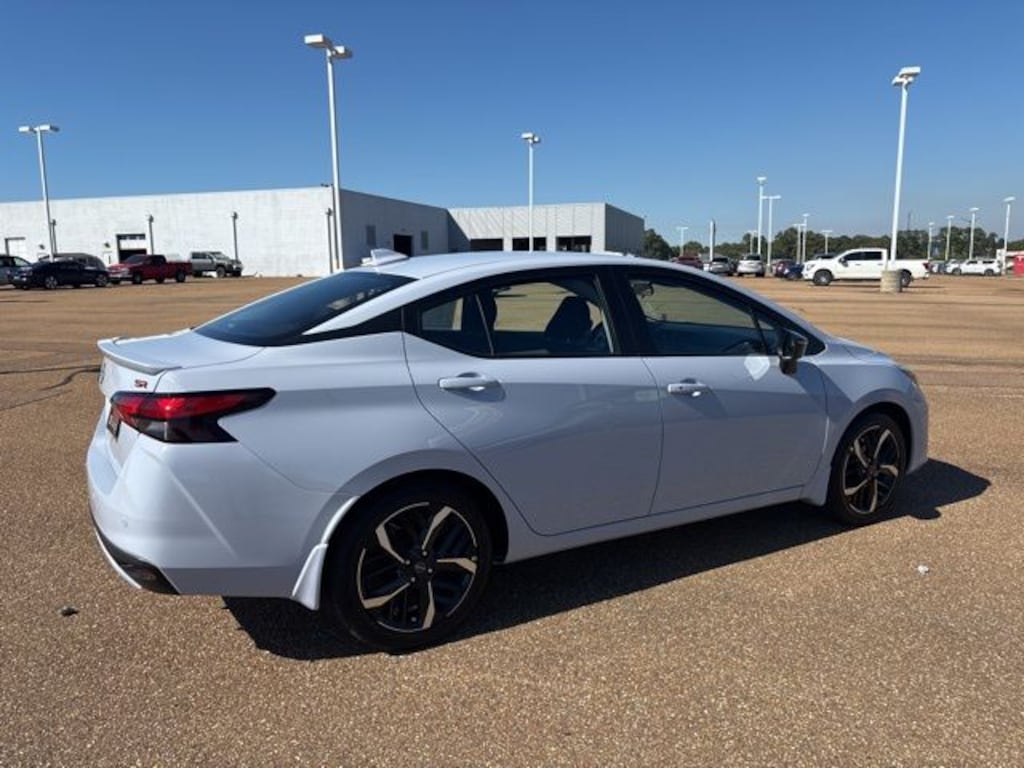 New 2025 Nissan Versa SR Car