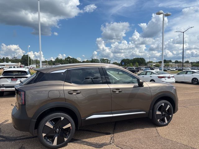 2025 Nissan Kicks SR photo 2