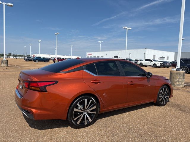 2022 Nissan Altima 2.5 SR photo 4