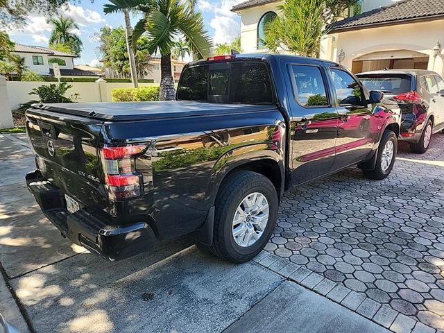 2022 Nissan Frontier SV photo 2