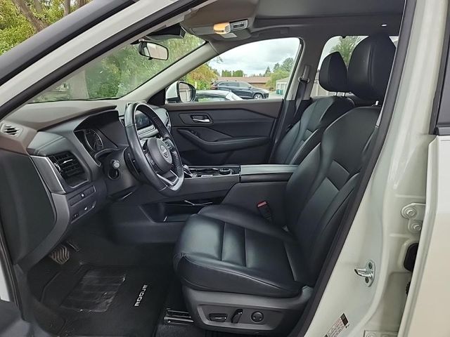 2023 Nissan Rogue SV photo 3