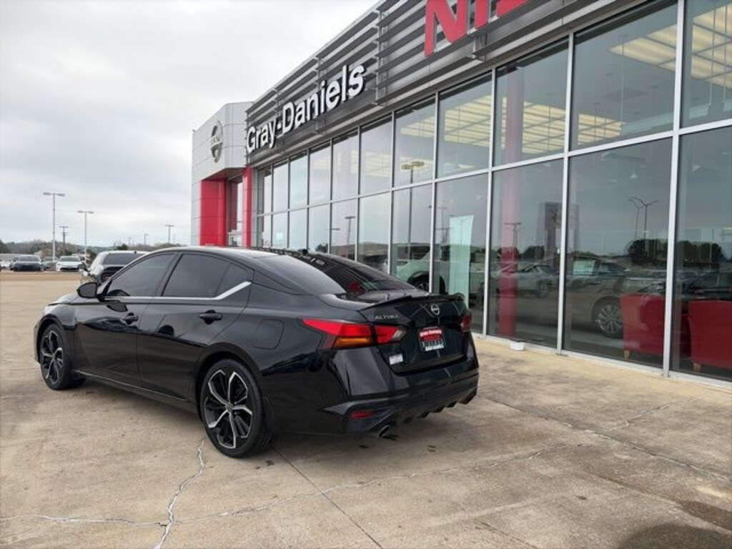 Used 2024 Nissan Altima 2.5 SR Sedan