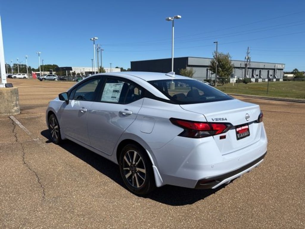 New 2025 Nissan Versa SV Car