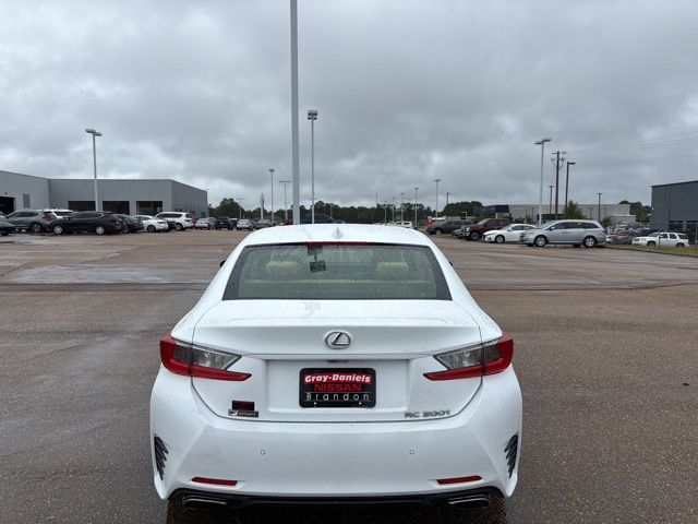 2017 Lexus RC 200t photo 3