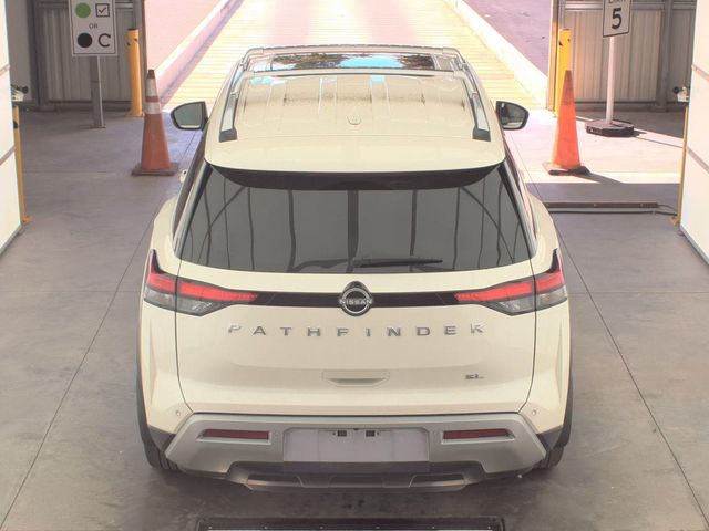 2024 Nissan Pathfinder SL photo 3