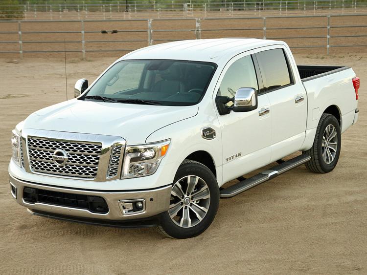 nydn-2017-nissan-titan-sl-white-front-quarter.jpg