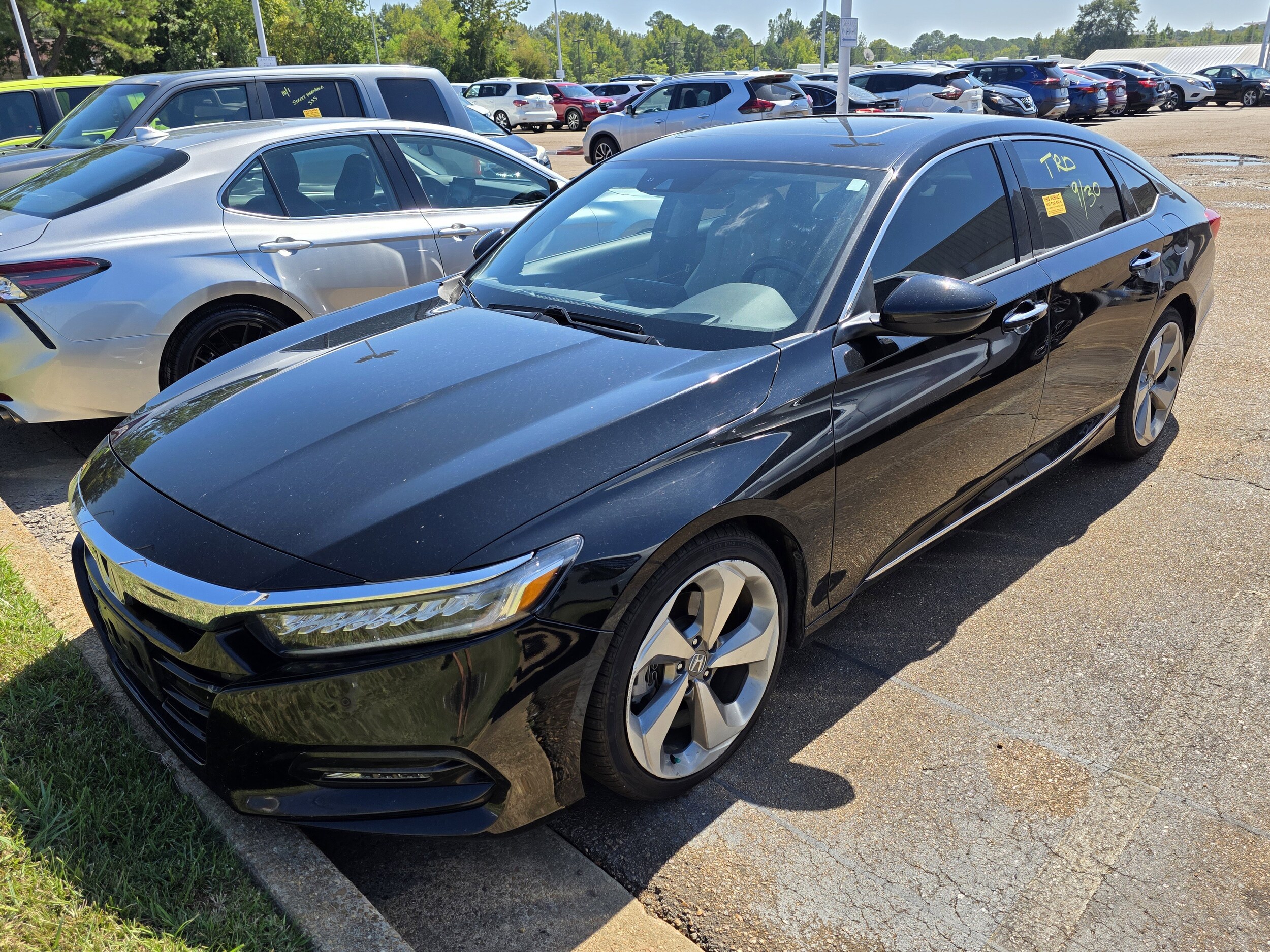 2018 Honda Accord Touring 2.0T photo 3