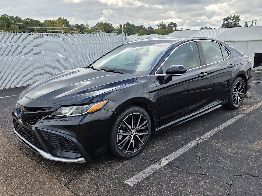 Used 2024 Toyota Camry SE Sedan