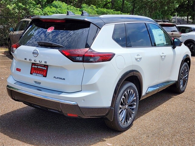 2025 Nissan Rogue Platinum photo 3
