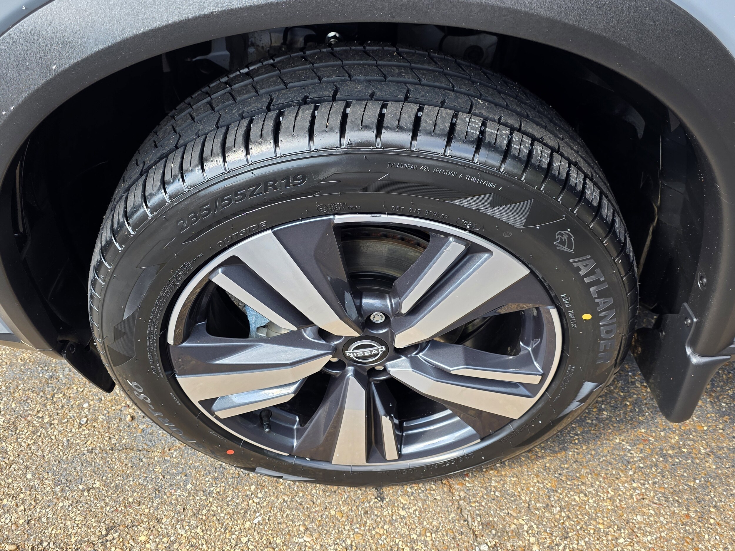 2023 Nissan Rogue SL photo 3