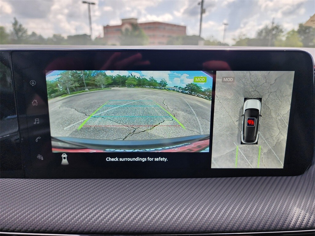 2025 Nissan Kicks SR photo 4