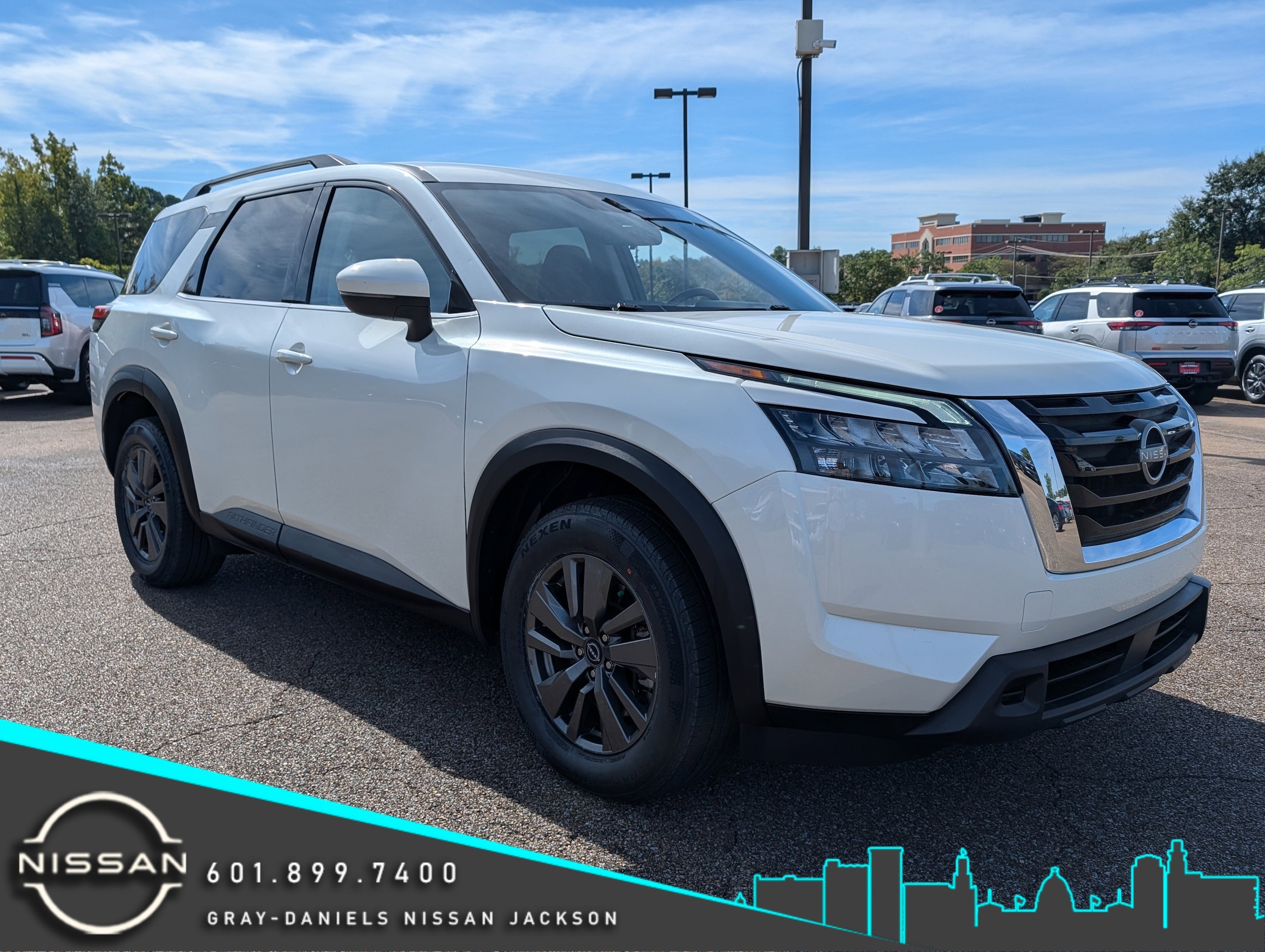 2024 Nissan Pathfinder SV