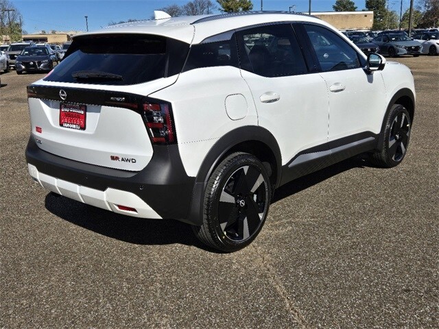 2025 Nissan Kicks SR photo 2