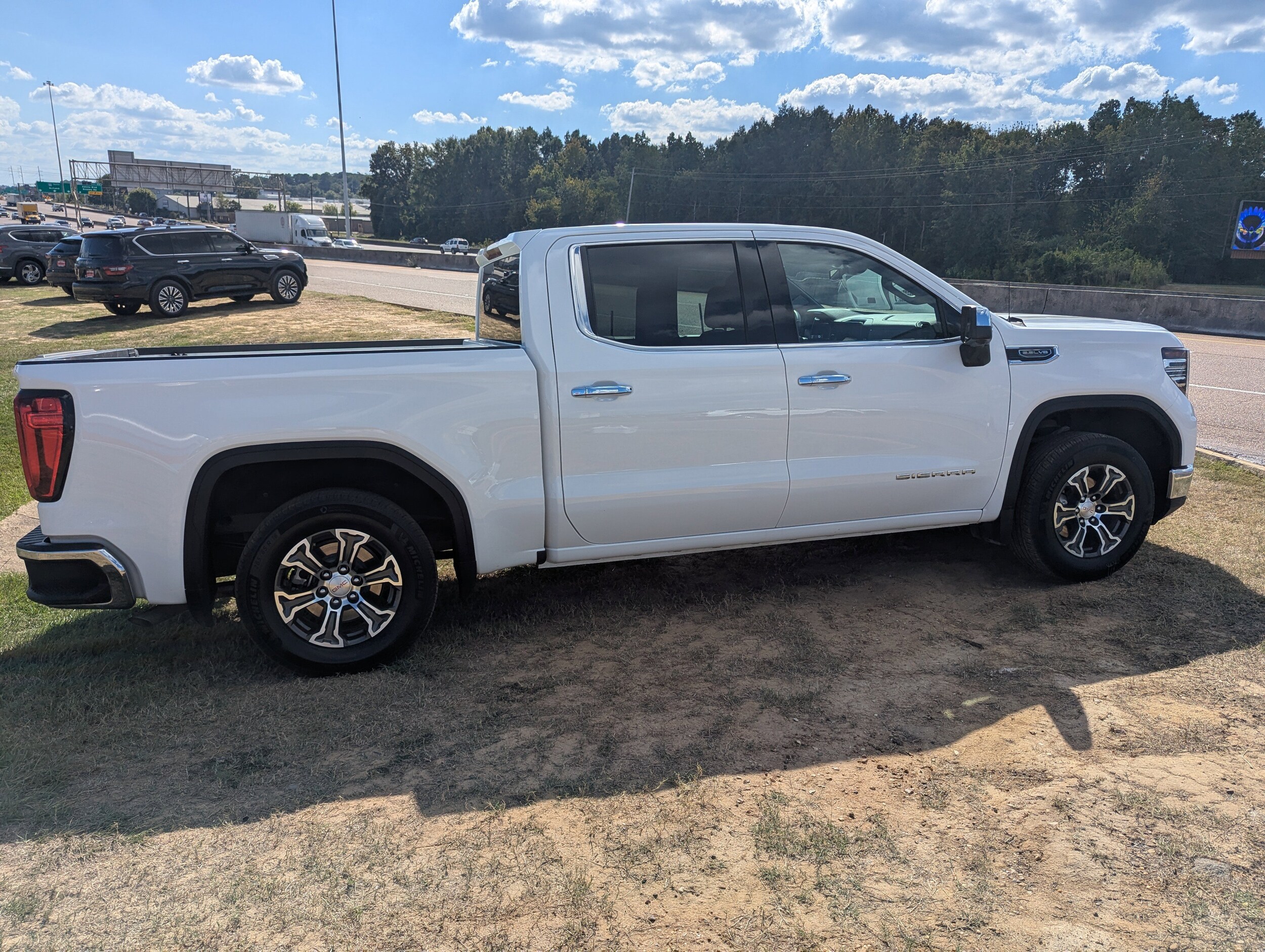 2024 Gmc Sierra 1500 SLT photo 2