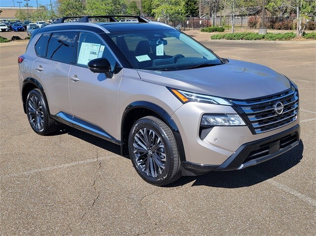 2025 Nissan Rogue Platinum photo 2