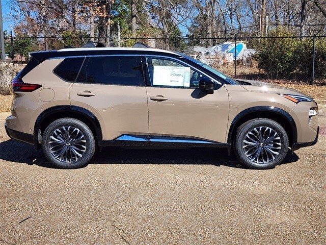 2025 Nissan Rogue Platinum photo 2