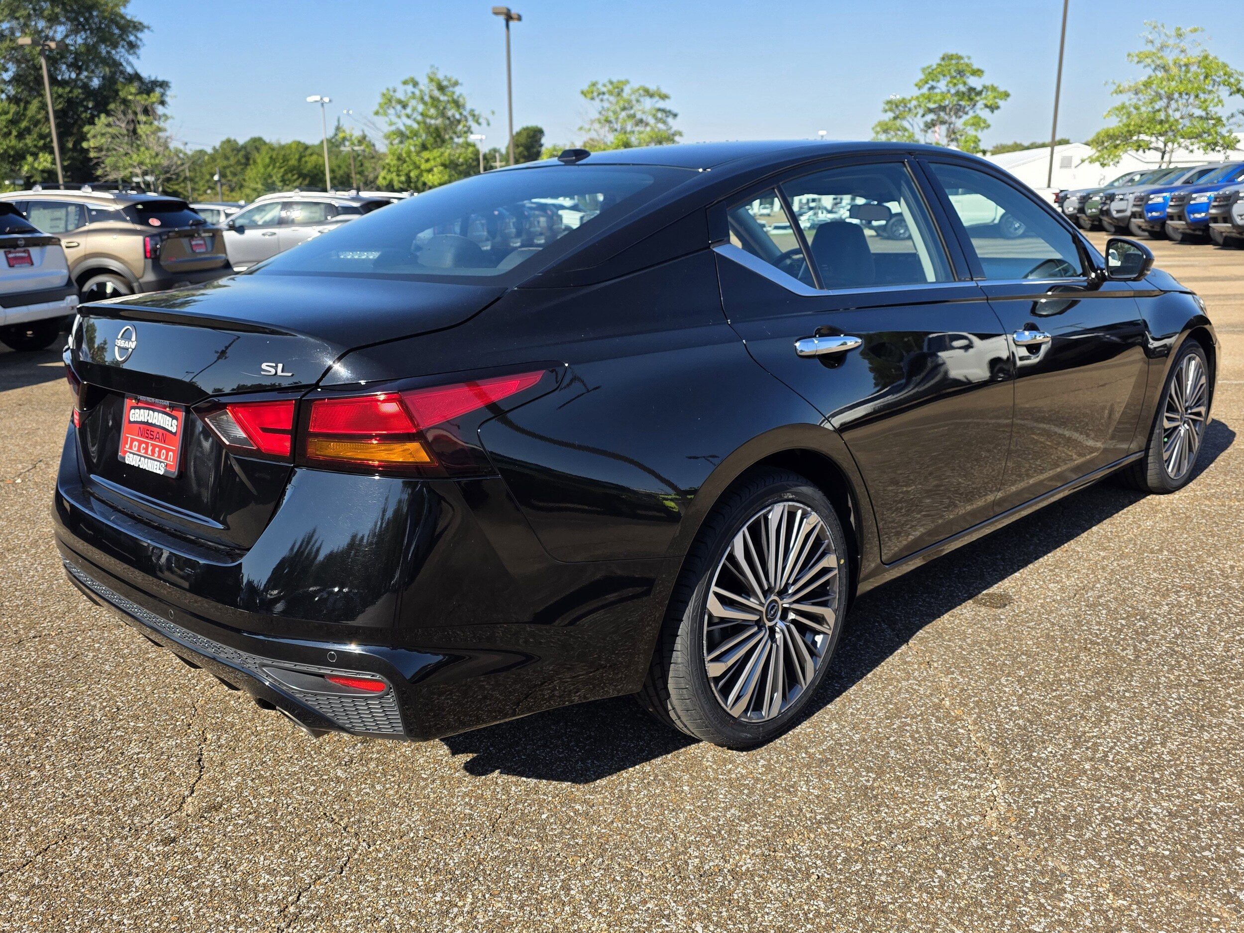 2023 Nissan Altima 2.5 SL photo 2