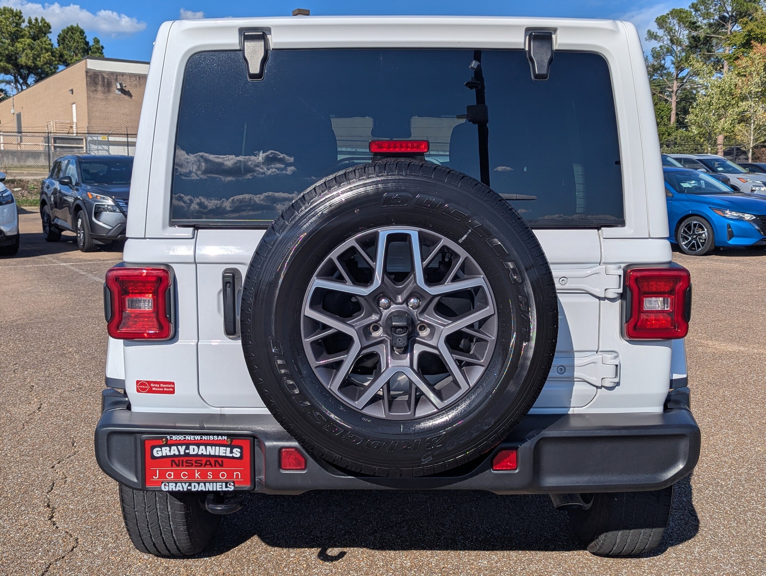 2024 Jeep Wrangler Sahara photo 4