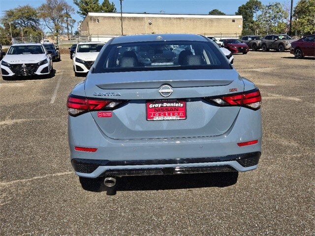 2025 Nissan Sentra SR photo 3