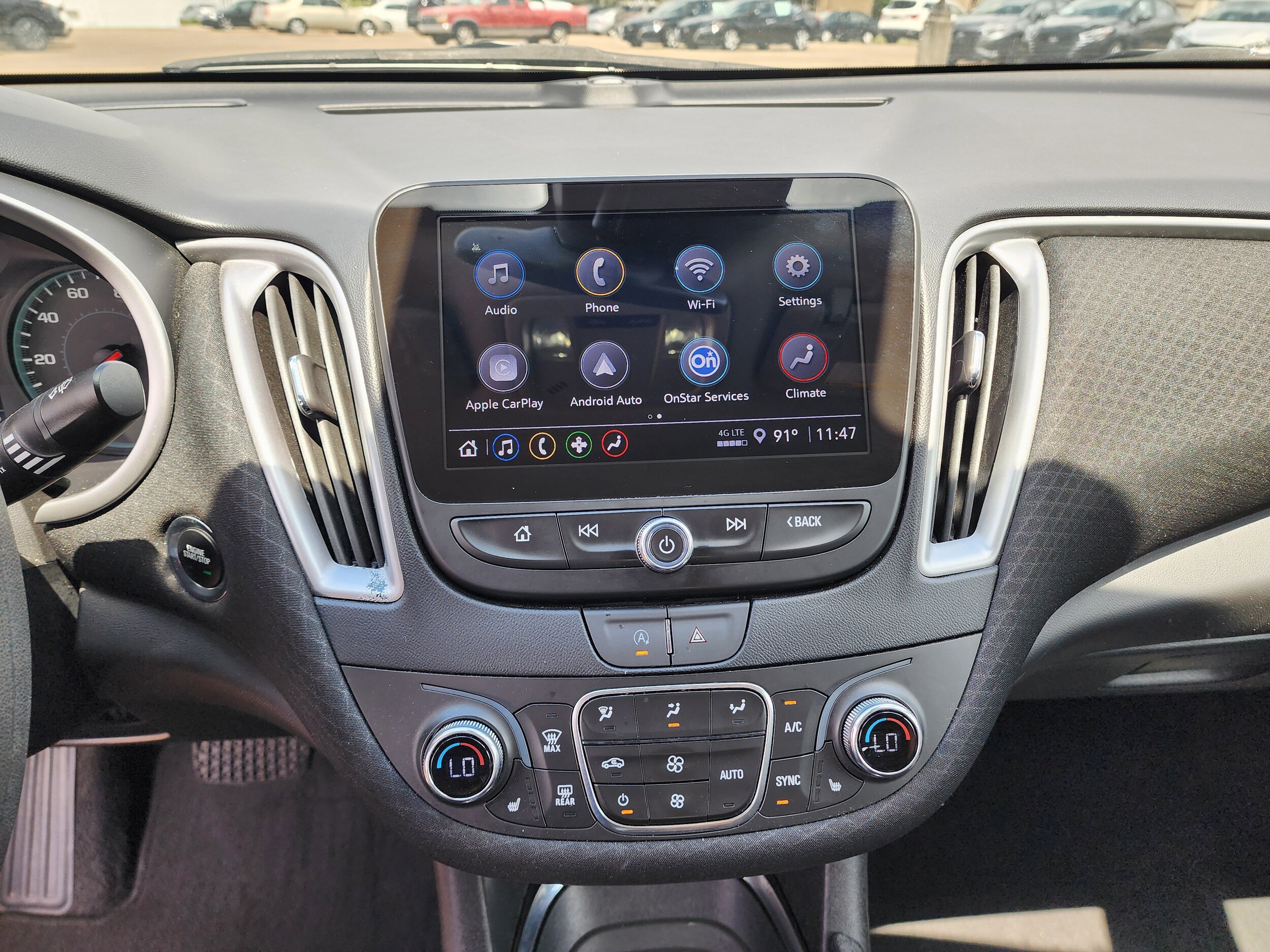2023 Chevrolet Malibu 1LT photo 2