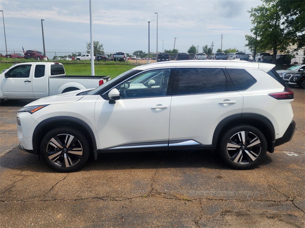 2022 Nissan Rogue Platinum photo 3