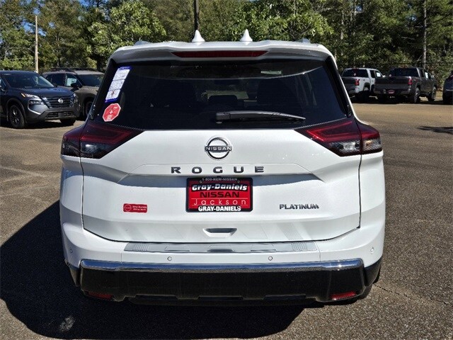 2025 Nissan Rogue Platinum photo 3