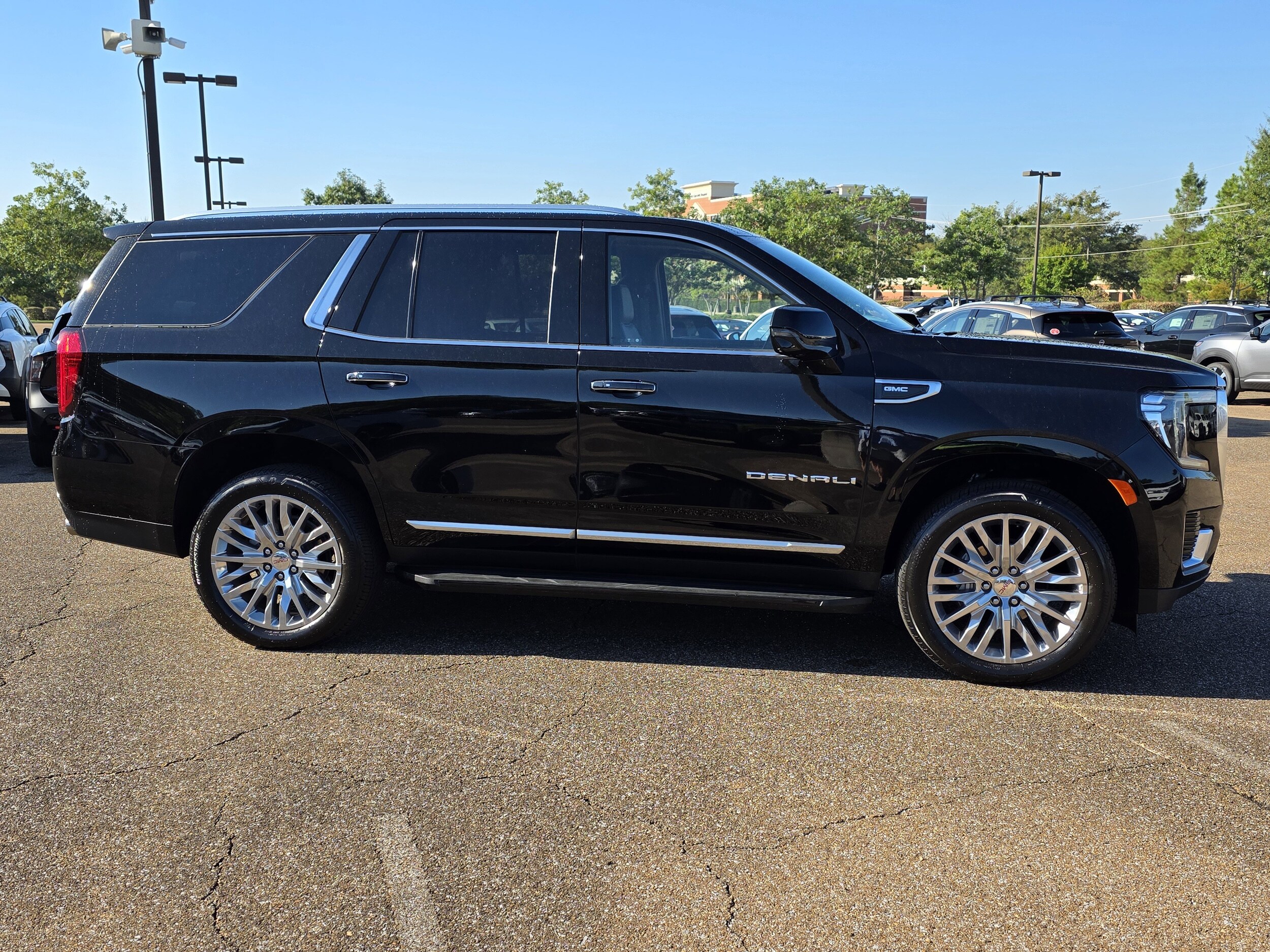 2024 Gmc Yukon Denali photo 2