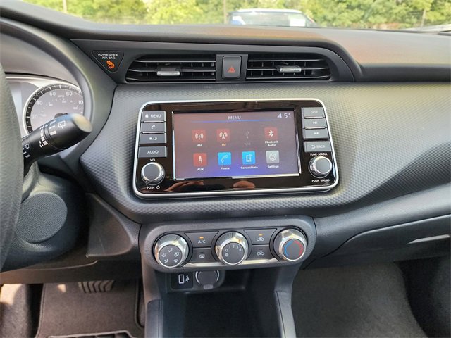 2025 Nissan Kicks Play S photo 3