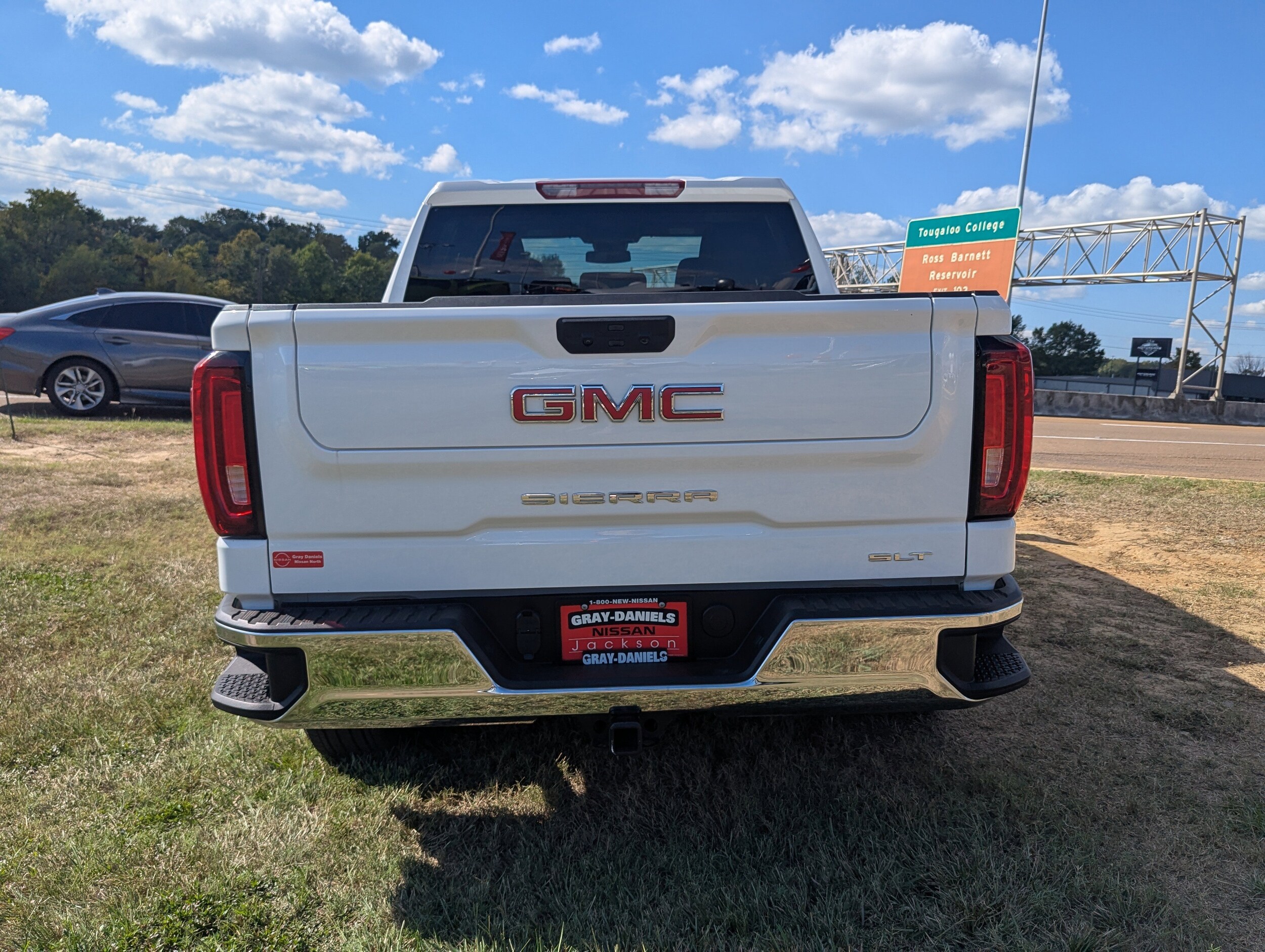 2024 Gmc Sierra 1500 SLT photo 4