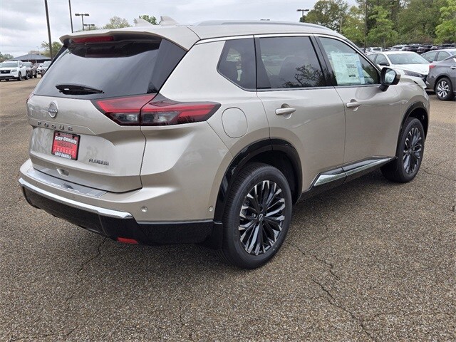 2025 Nissan Rogue Platinum photo 2