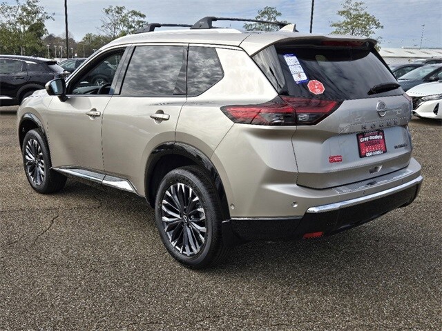 2025 Nissan Rogue Platinum photo 4