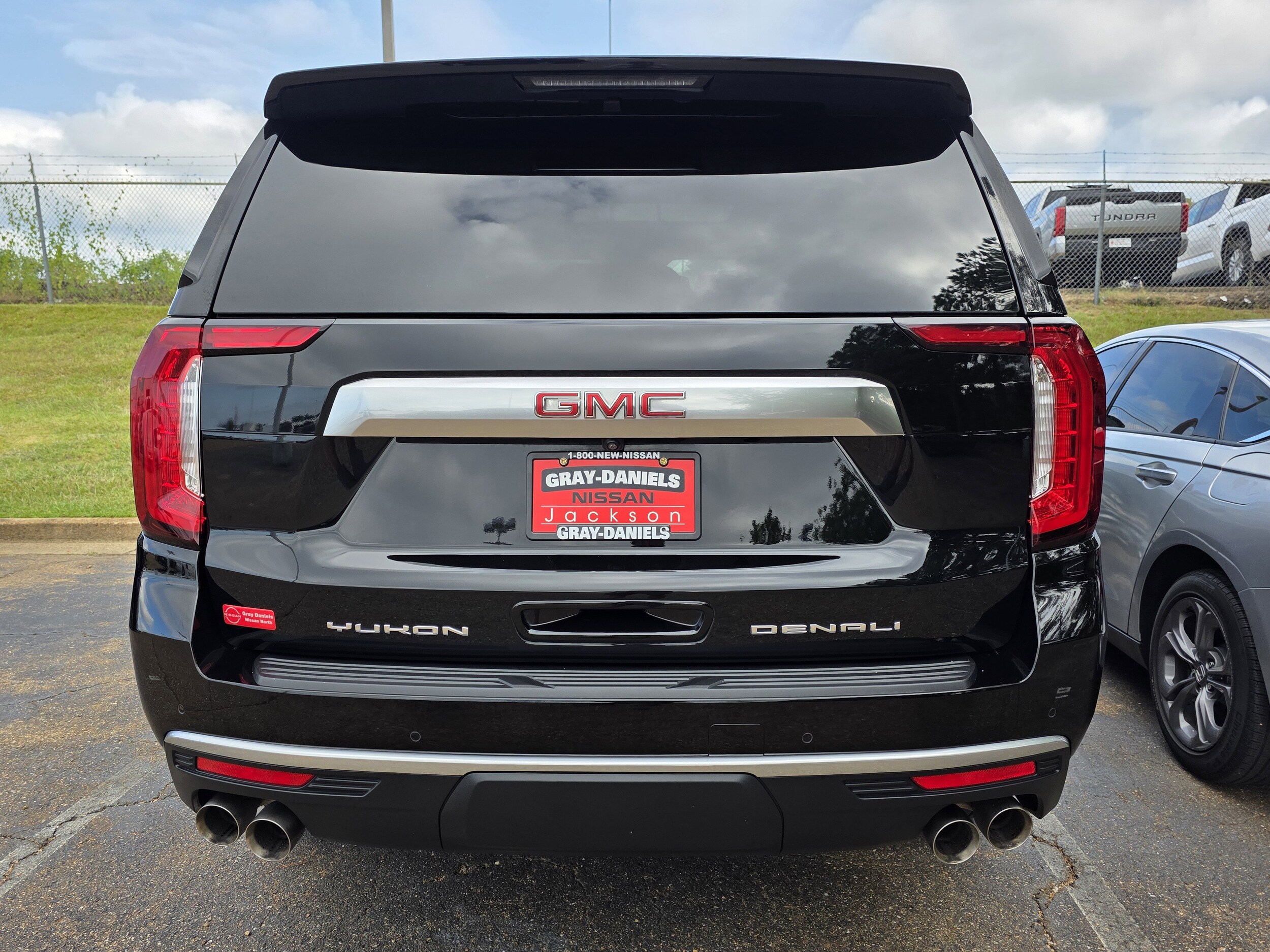 2024 Gmc Yukon Denali photo 3